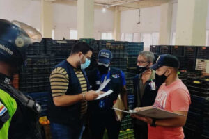 Les marchands informels de La Guaira sont mis à la taille