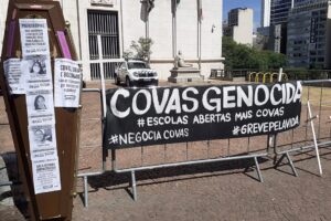 Les travailleurs de l&rsquo;éducation protestent et s&rsquo;adressent au député contre les cours en présentiel à São Paulo