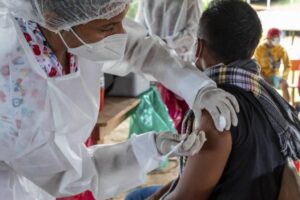 Leticia, Amazonas, a déjà vacciné plus de 90% de sa population: Minsalud