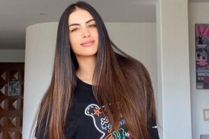 Jessica Cediel expose un utilisateur qui lui a demandé s&rsquo;il était prépayé pour indiquer clairement qu&rsquo;il n&rsquo;était pas « offert »