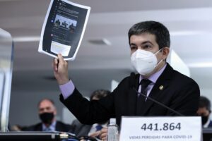 Bolsonaro a participé à la décision de ne pas aider à la crise d&rsquo;oxygène à Manaus