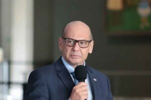 Covid CPI écoute le directeur du Butantan Institute.  Poursuivre