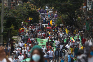 Des milliers de Colombiens dans les rues mettent le gouvernement de Duque en échec