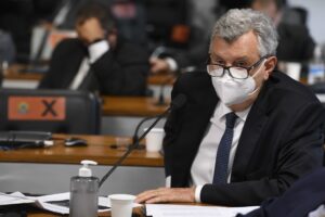 Des sénateurs qui prônent des drogues inefficaces contre le «  crime répété  » covid