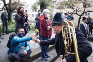 L&rsquo;Orchestre Philharmonique de Bogotá descend dans la rue et démontre avec de la musique pour la non-violence