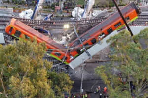 Le maire du Mexique demandera une évaluation étrangère de l&rsquo;accident du métro