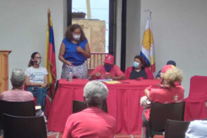 Les grands-parents de La Guaira proposent des soins des communautés