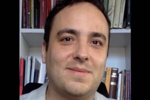 « Les médias doivent devenir des » conservateurs « de contenus qui circulent massivement sur les réseaux »