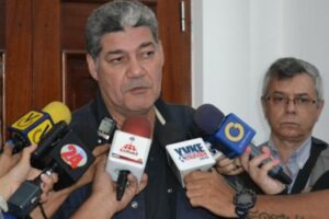 Maduro nomme Piñate for Education et José Rivero for Work