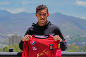Noel Alejandro Sanvicente a signé avec le Caracas FC