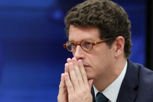 Ricardo Salles a déplacé 4,57 millions de reais en seulement trois ans