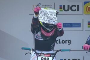 Ils envoient un message au président Iván Duque au milieu de la course de la Coupe du monde de BMX