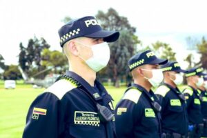 nouveau statut disciplinaire, uniformes bleus, entre autres