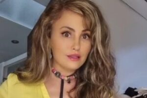 Aura Cristina Geithner a surpris ses fans dansant avec un petit soutien-gorge