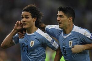 Avec tout!  Édinson Cavani et Luis Suárez mènent l&rsquo;équipe uruguayenne pour la Copa América