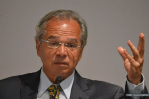 Contre la faim, Paulo Guedes défend de donner des « excès » de la classe moyenne aux pauvres