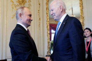 Début de la rencontre Poutine-Biden à Genève