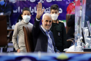 Deux candidats se retirent de la course présidentielle iranienne
