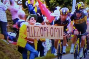 Le Tour de France dénonce un spectateur imprudent qui a causé un énorme crash