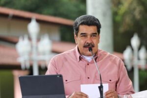 Maduro : là où la guerre économique nous a durement touchés, c&rsquo;est socialement
