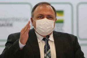 Porter plainte contre Pazuello « est un affront », selon un expert