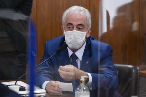 Un sénateur accuse le ministère de mettre les femmes enceintes en danger dans la vaccination