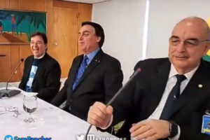 Une vidéo montre la réunion du « cabinet parallèle » contre les vaccins et en faveur de la chloroquine