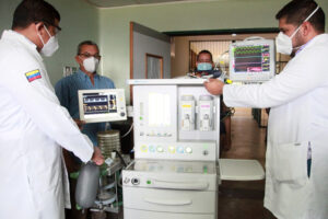 Ils intègrent des équipements dans les salles d&rsquo;opération de l&rsquo;hôpital central de Maturín
