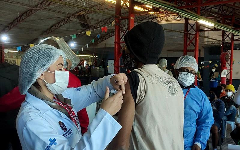 vaccin contre la faim et le rhume covid-19 population de sans-abri