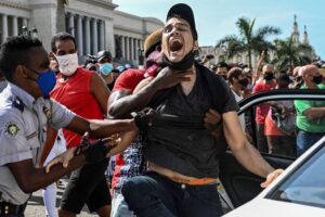 Cuba noie les manifestations populaires dans un grand black-out numérique