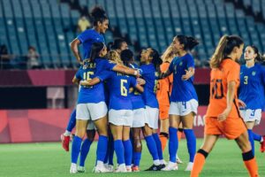 Dans un match de 6 buts, le Brésil et les Pays-Bas font match nul en football féminin