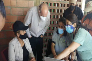 Ils collectent des informations de recensement dans le noyau endogène de Fabricio Ojeda