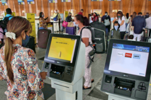 Ils réviseront les mesures contre le covid-19 à l&rsquo;aéroport Alfonso Bonilla Aragón