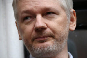 La justice équatorienne retire la nationalité de Julian Assange