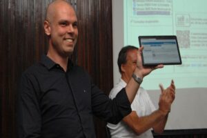 La mairie de São Paulo livre des tablettes sans puce aux écoles