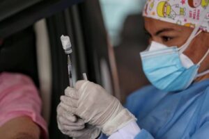 « La vaccination est le seul moyen de le contenir », déclare Salud Valle