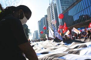 L&rsquo;acte de destitution de Bolsonaro commence à São Paulo.  Regardez