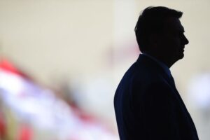 Le « Live » de Bolsonaro résonne mal et a peut-être enterré les chances du vote imprimé