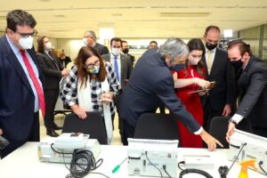 Le comité clôture la nomination de la réunion et le PEC du vote imprimé survit
