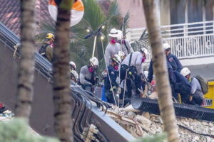 Le nombre de morts atteint 79 après l&rsquo;effondrement d&rsquo;un immeuble à Miami