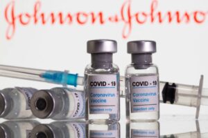 Le vaccin J&J « augmente le risque » de maladie rare du système nerveux