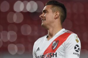 Les fans de River Plate ont dit au revoir à Rafael Santos Borré après l&rsquo;annonce de son arrivée à l&rsquo;Eintracht Frankfurt