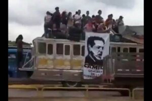 L&rsquo;indigène Minga entre à Cali malgré la fermeture de la frontière