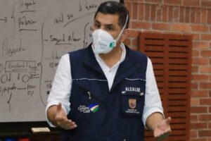 Ospina répond à Clara Luz Roldán
