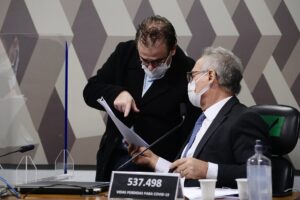 Un sénateur pointe une « association de colonels » dans « l&rsquo;opération tabajara » dans l&rsquo;achat de vaccins