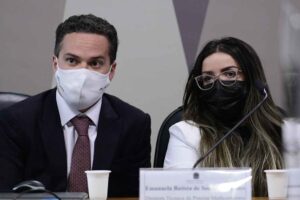 le directeur du besoin refuse de parler