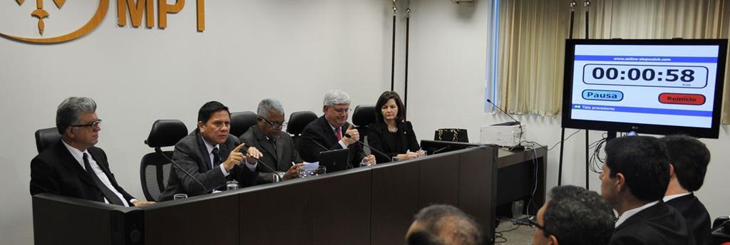 Débat entre candidats au poste de procureur général de la République en 2015.