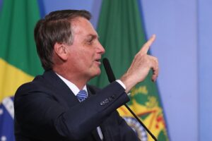 Bolsonaro est le « chef de gang » des fake news, selon un analyste