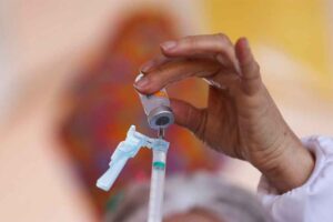 Il faut rester vigilant, même avec deux doses de vaccin