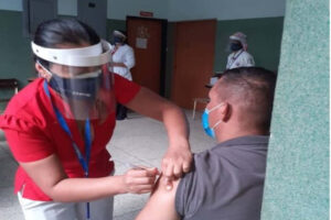 Ils effectuent des journées de vaccination contre la grippe à Barinas